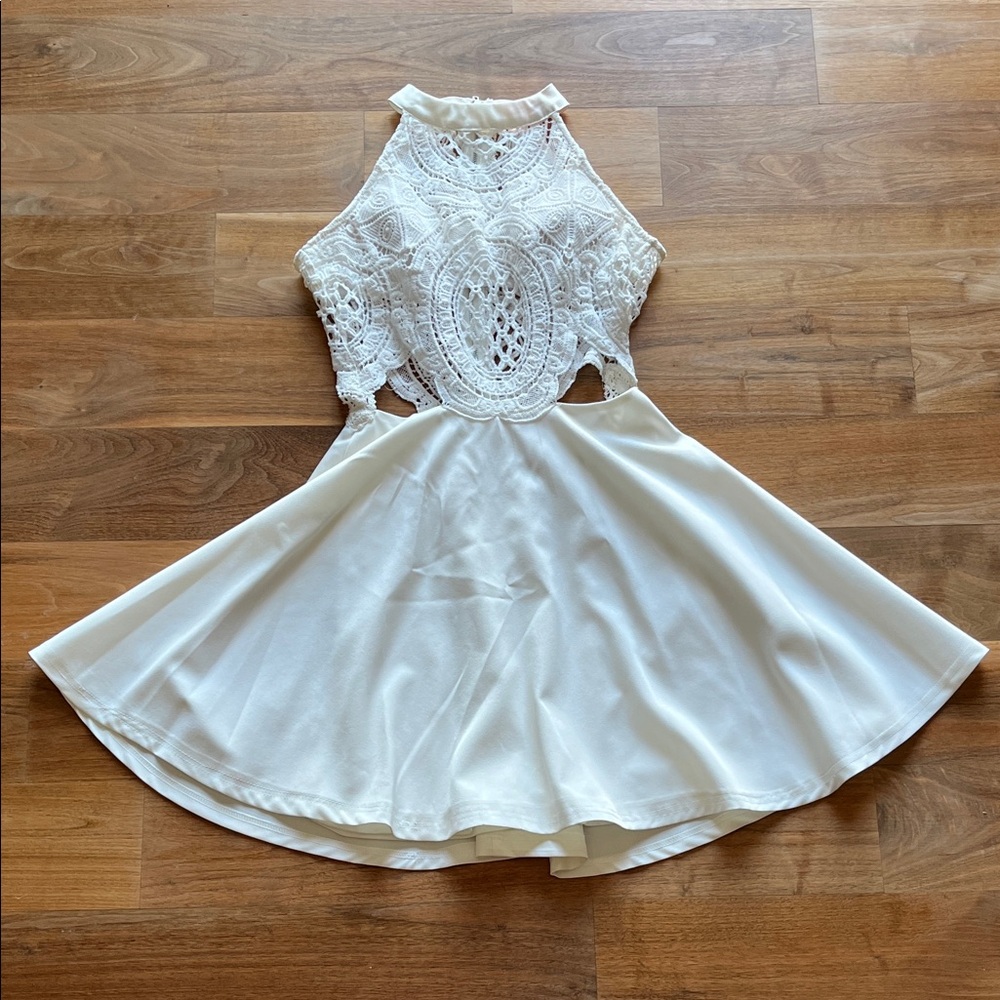 Elegant White Lace Dress